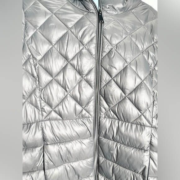 Noize Kerri Gray Puffer Hooded Jacket Women’s Size XL Lightweight Cruelty Free. - Picture 4 of 13